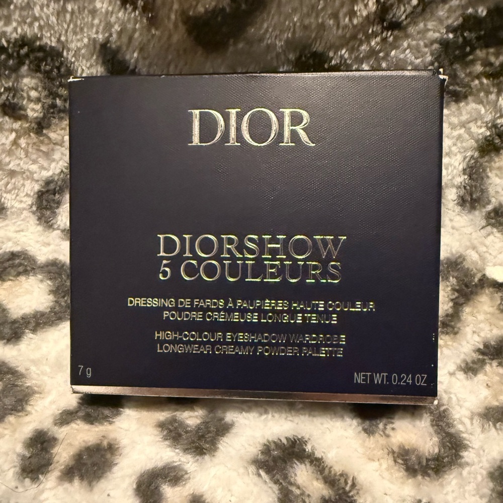 Dior travel case with lipsticks and eyeshadow - Picture 6 of 7